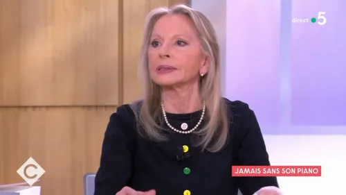 Véronique Sanson se souvient toujours du conseil de Claude François