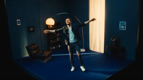 Vianney, Kendji et Soprano se mettent en scène dans le clip de « Je...