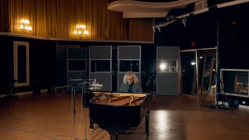 Un nouvel inédit de Johnny dévoilé, « Grave-moi le coeur »