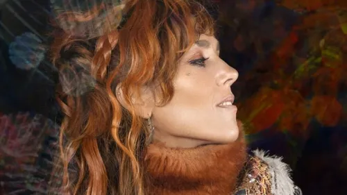 Un titre en duo aux notes de guitare estivales pour Zaz