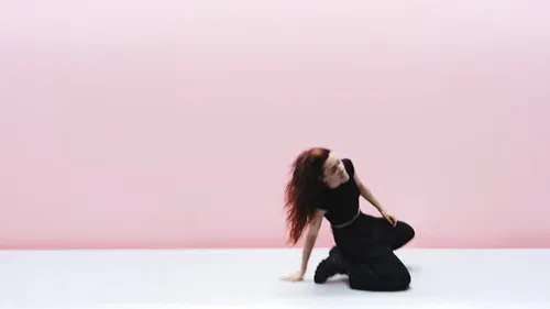 « Mon sourire » : Zaz répond à ses détracteurs en musique