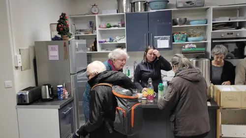 Grand Froid : rencontre avec des sans-abris, venus se réchauffer à...