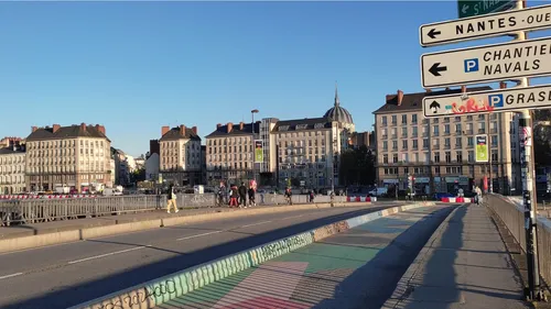 Nantes. La fermeture du pont Anne de Bretagne donne le sourire à...