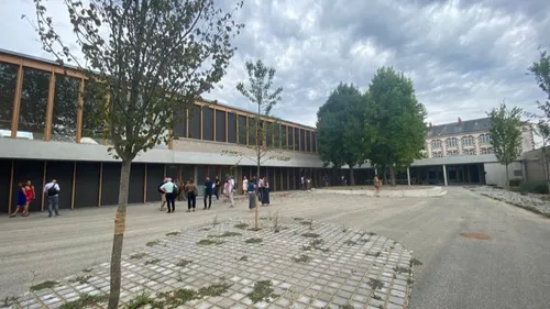 Rentrée scolaire. A Nantes, la ville veut rafraîchir ses cours...