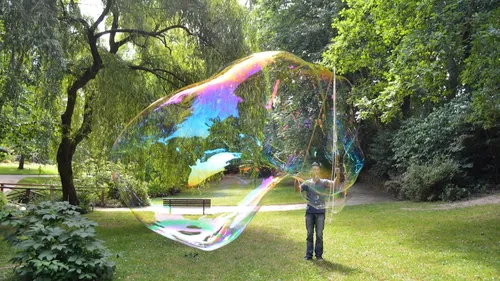 Agréabulles : les bretons visent le record de la plus grande bulle...