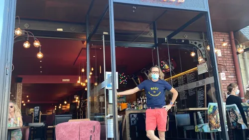 Plus de consommation debout au bar