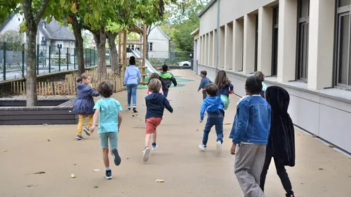 Rentrée des classes à Rennes : une cour moins bitumée !