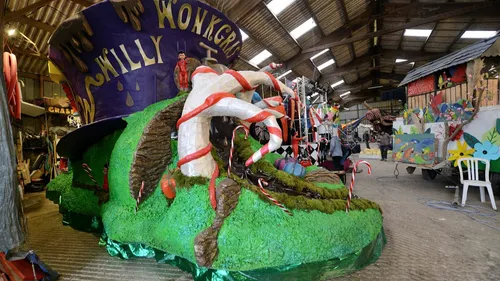 Les Gras de Douarnenez, avec le char "Willy Wonkgras" et l'univers...