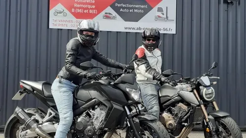 L'été, la saison parfaite pour le permis moto ?