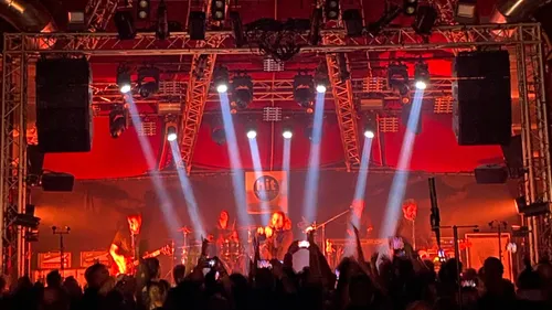 Rennes : les brestois de Matmatah mettent le feu au MEM !