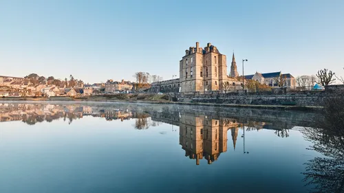 Village Préféré des Français : Stéphane Bern en tournage à Quintin 
