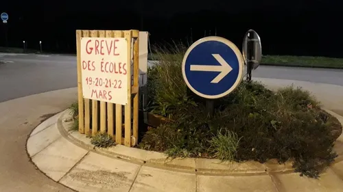 Effectifs, salaires, groupes de niveaux : les enseignants en grève...