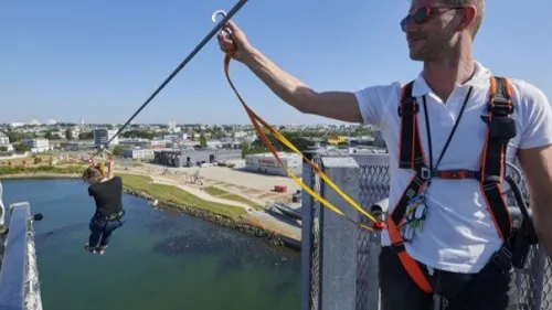 Sensations fortes à la cité de la voile à Lorient.