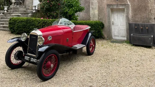 Vintage. Des voitures anciennes à vendre à la "Brocante" du Manoir...