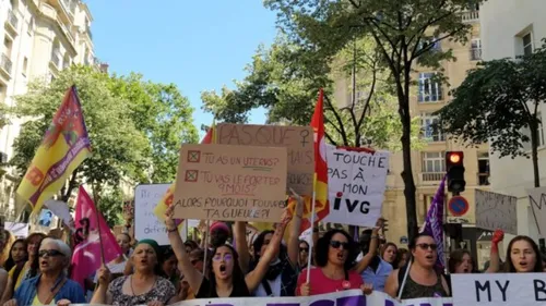Droit à l'avortement : rassemblements à Nantes, Rennes, Lorient,...