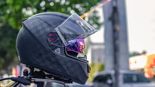 Deux-roues. Une nouvelle norme pour les casques