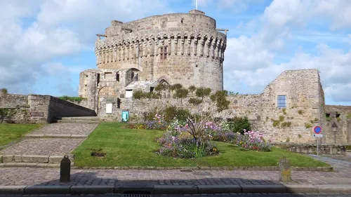 Bretagne : des bornes électroniques pour restaurer le patrimoine