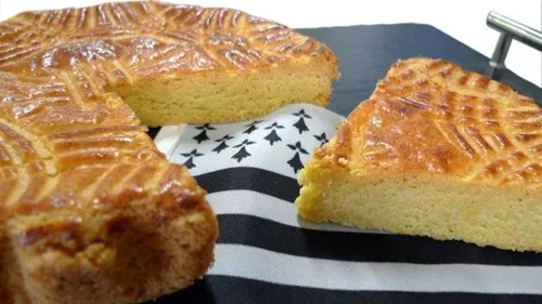 Tentative du plus gros gâteau breton du monde à Mellac dans le...