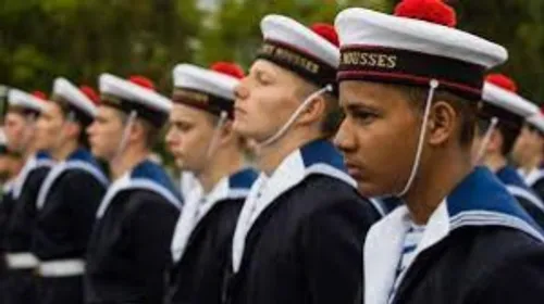 Défilé du 14 juillet : les Mousses de Brest à Paris