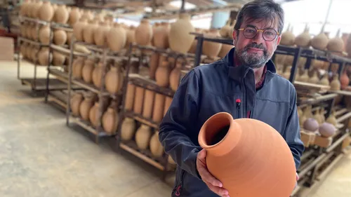 Sècheresse : Une poterie vendéenne fabrique des ollas pour les jardins