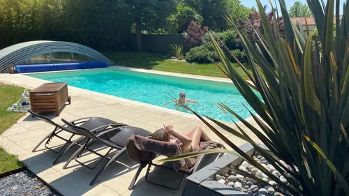 Swimmy ! De plus en plus de particuliers louent leurs piscines dans...