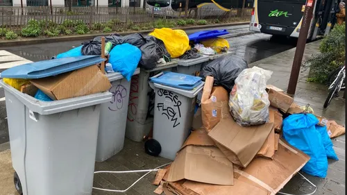 Retraites : les poubelles commencent à déborder à Nantes