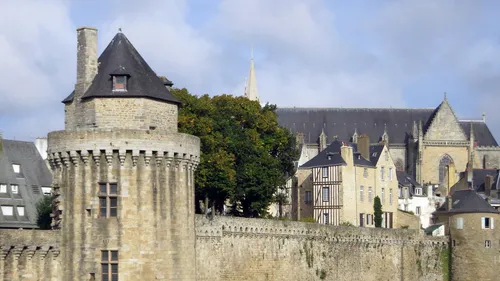 La riposte des villes face aux plateformes de location saisonnière,...