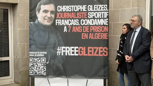 Limoges : une bâche de soutien à Christophe Gleizes