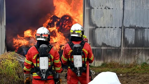 Haute-Vienne : un hangar agricole ravagé par les flammes