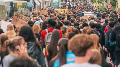 Blocages de lycées : 12 mineurs poursuivis après des violences