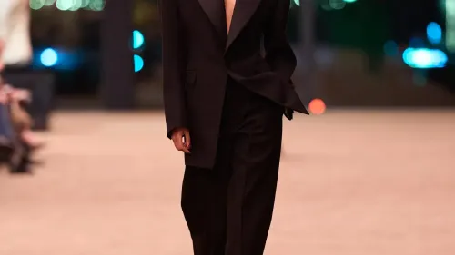 FG CHIC : THE NEW POWER SUIT 