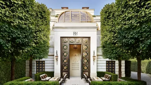 FG CHIC :  RH le nouveau temple du design sur les Champs Elysées