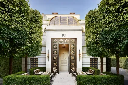 FG CHIC :  RH le nouveau temple du design sur les Champs Elysées