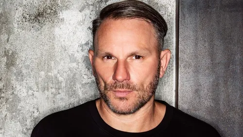 Mark Knight remixe "Believe"