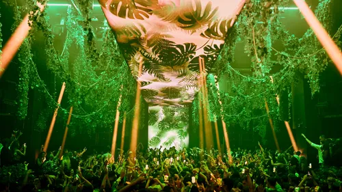 Bienvenue au Hï, le meilleur club du monde !