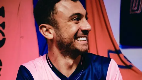 Le label Defected sort son maillot de foot !!