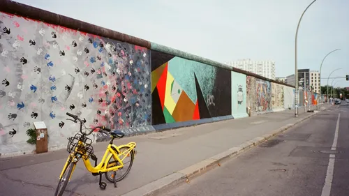 Music story du jour : Chute du mur de Berlin