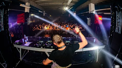 Le retour de Born To Rave : une odyssée électronique à l’Arena de...