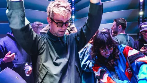 Avec Chloé Caillet, SG Lewis débute en trombe sur son label !