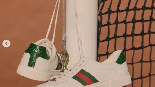 FG CHIC : Roland Garros en Toile de Fond, Gucci Sert avec Élégance...