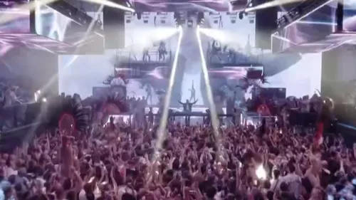 David Guetta fait le show à [UNVRS] Ibiza
