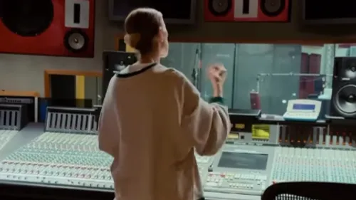 Quand Céline Dion kiffe en studio le nouveau remix de Sebastian...
