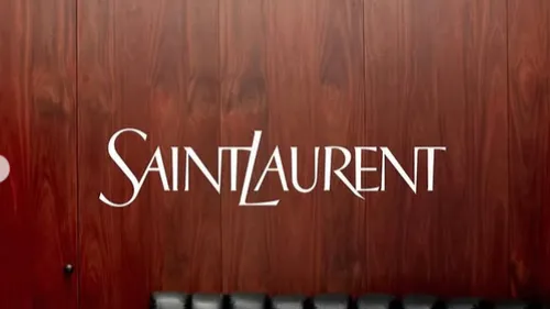 FG CHIC : Saint Laurent Avenue Montaigne : l’élégance d’un...