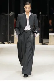 FG CHIC : Givenchy automne-hiver 2026, Sarah Burton explore la...