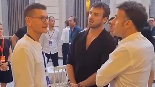 Emmanuel Macron au micro d'Antoine Baduel