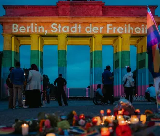 Drame à la Gay Pride de Berlin: un attentat fait 1 mort et 29...