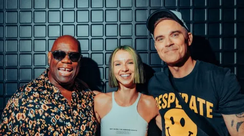 Robbie Williams et Miss Monique, l'une des collabs chocs de cet...