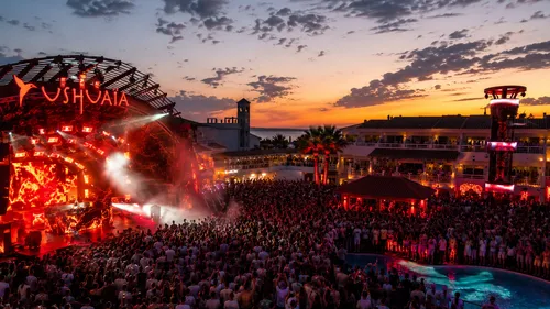 Ibiza : plongée dans l'empire festif de The Night League