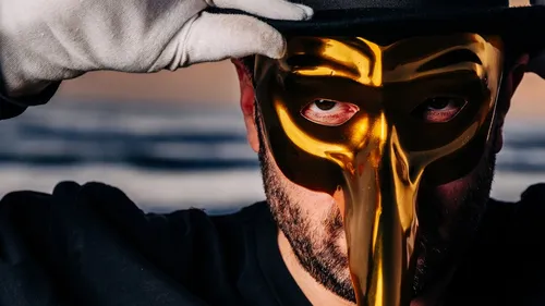 Claptone invité de l'Happy Hour !