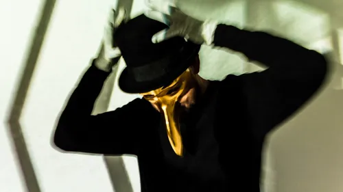 Qui se cache derrière Claptone ?